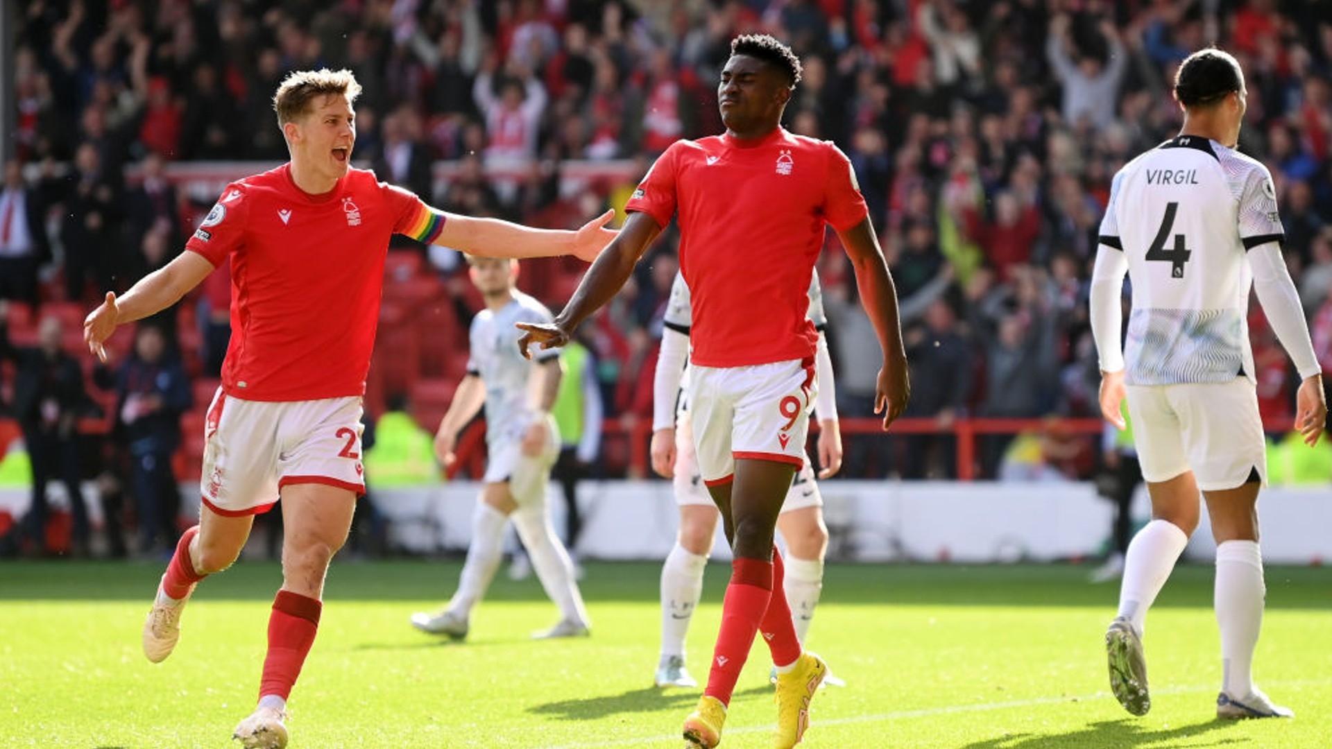 的亮眼表现 的亮眼表现